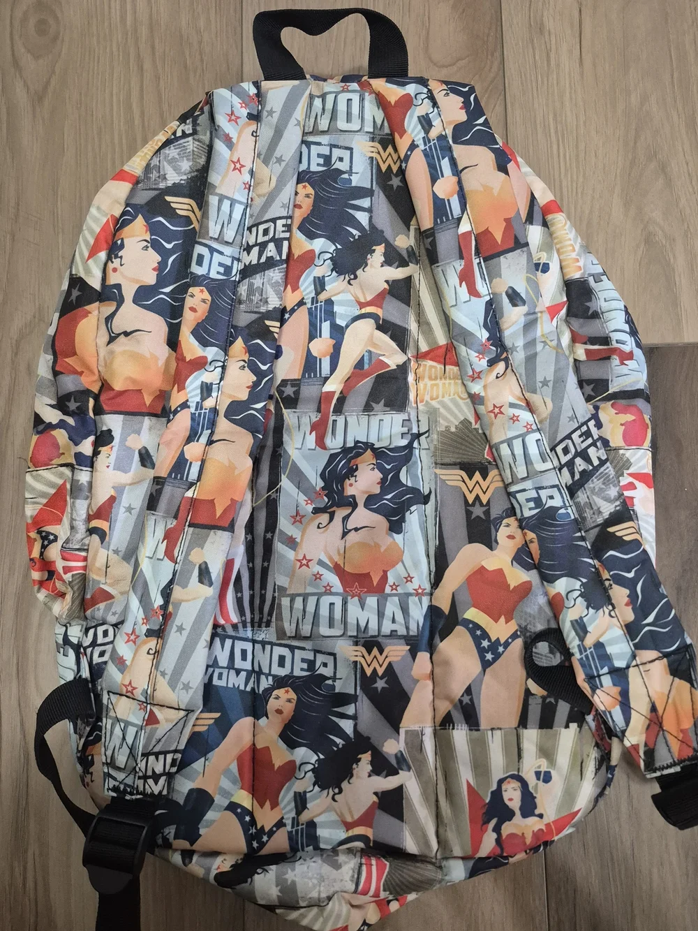 Wonder Woman Graphic Print Backpack - Multicolor
